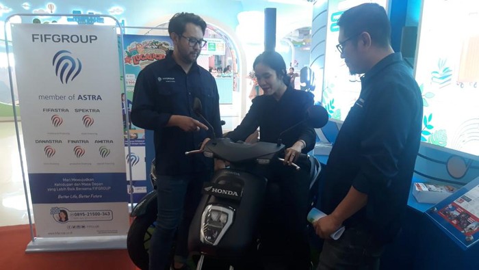 Solusi Finansial Dukung Pelestarian Kuliner Nusantara Sebagai bagian dari rangkaian perayaan Hari Ulang Tahun (HUT) ke-35, PT Federal International Finance (FIFGROUP) yang merupakan anak perusahaan PT Astra International Tbk, menghadirkan Anjungan Road to FIFGROUP 35th LOCALICIOUS dalam perhelatan event Nusantara Karya Rasa. Pagelaran tersebut diselenggarakan mulai hari ini, Rabu (8/5), hingga Minggu, 19 Mei 2024, dan berlokasi di Mal Ciputra Cibubur.