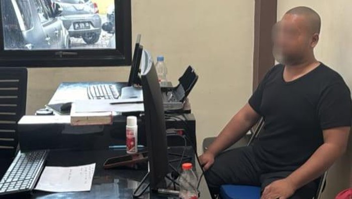 Staf Bawaslu Jombang yang setubuhi adik ipar saat diperiksa polisi.