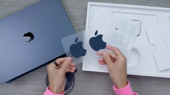 Stiker Logo Apple