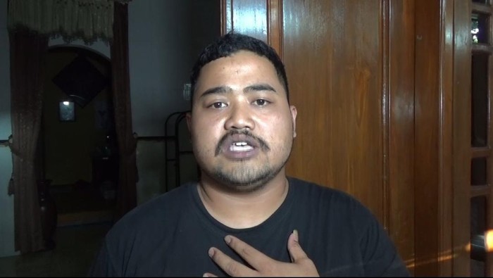Suami yang kehilangan istri. Istrinya meninggal usai cabut gigi.