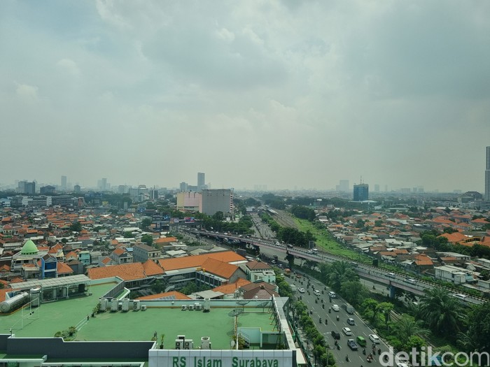 surabaya berawan