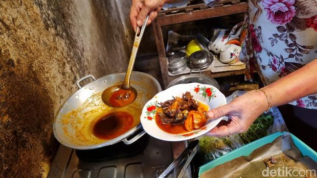 Tongseng emprit di Piyungan Bantul