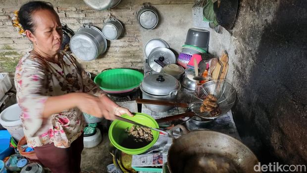 Tongseng emprit di Piyungan Bantul