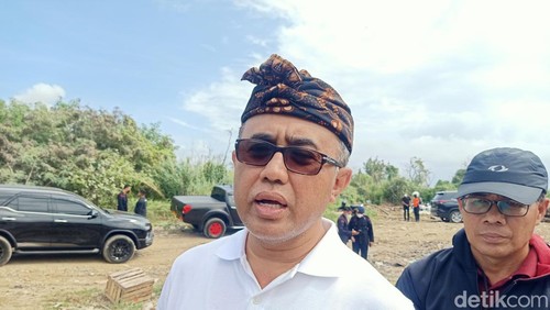 Wali Kota Denpasar I Gusti Ngurah Jaya Negara saat ditemui di TPA Sarbagita Suwung, Kamis (9/5/2024). (Ni Made Lastri Karsiani Putri/detikBali)