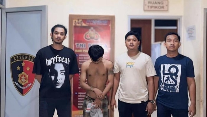 Yusuf (18) pemuda pengangguran diringkus polisi karena nekat mencuri alat tambang timah di Kota Pangkalpinang.