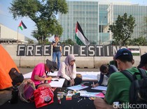 Aksi Bela Palestina Kembali Berlangsung di Depan Kedubes Amerika
