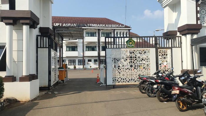Asrama Haji Embarkasi Jakarta-Bekasi mempersiapkan pelayanan untuk jemaah ibadah haji 2024.