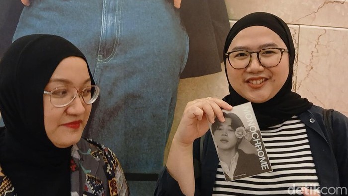 BTS POP-UP MONOCHROME IN JAKARTA.