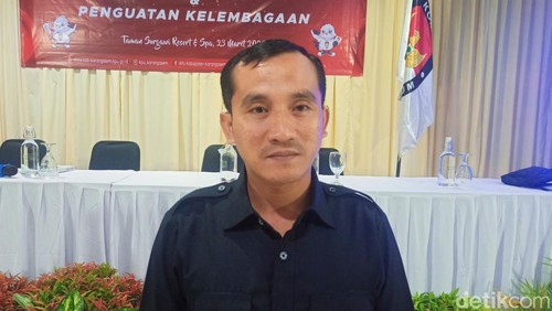 Divisi Sosialisasi, Pendidikan Pemilih, Partisipasi Masyarakat dan SDM, KPU Kabupaten Karangasem I Kadek Sukara (I Wayan Selamat Juniasa)