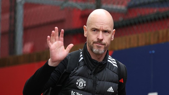 Soccer Football - Premier League - Crystal Palace v Manchester United - Selhurst Park, London, Britain - May 6, 2024 Manchester United manager Erik ten Hag arrives at the stadium before the match Action Images via Reuters/Isabel Infantes EDITORIAL USE ONLY. NO USE WITH UNAUTHORIZED AUDIO, VIDEO, DATA, FIXTURE LISTS, CLUB/LEAGUE LOGOS OR LIVE SERVICES. ONLINE IN-MATCH USE LIMITED TO 120 IMAGES, NO VIDEO EMULATION. NO USE IN BETTING, GAMES OR SINGLE CLUB/LEAGUE/PLAYER PUBLICATIONS. PLEASE CONTACT YOUR ACCOUNT REPRESENTATIVE FOR FURTHER DETAILS..