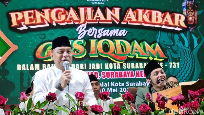 Gus Iqdam di Balai Kota Surabaya