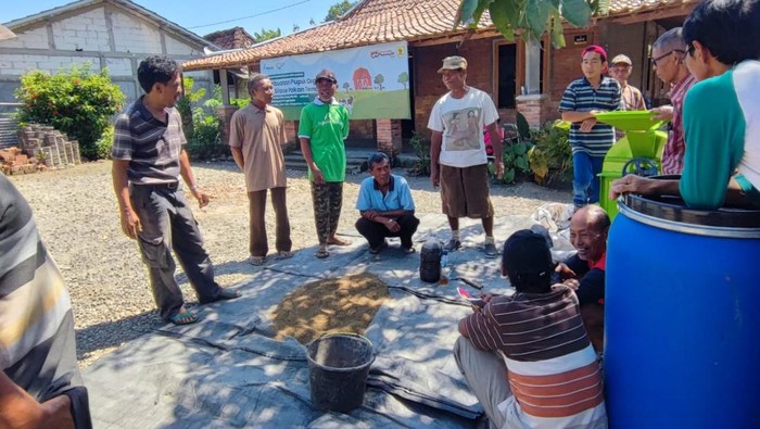 Kolaborasi Tingkatkan Perekonomian dengan Berdayakan Masyarakat PT Kalbe Farma Tbk (Kalbe) terus menunjukkan komitmennya dalam meningkatkan kualitas hidup Masyarakat. Salah satu kegiatan yang dilakukan adalah melalui program pemberdayaan Masyarakat di Desa Boto, Baturetno, Wonogiri, Jawa Tengah.