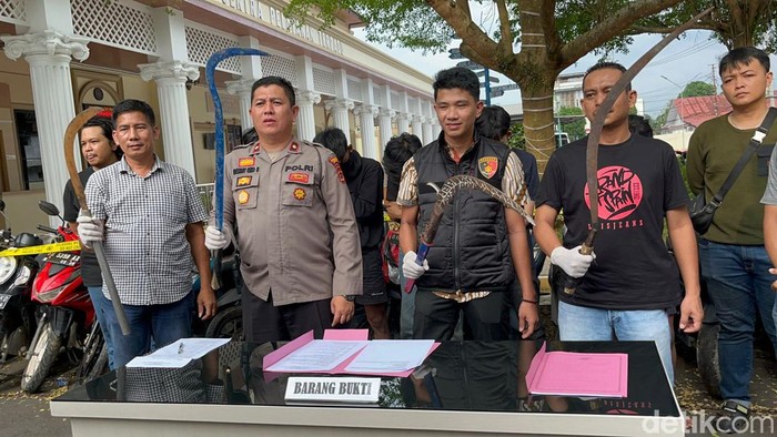 Lima remaja geng motor di Jambi kembali diamankan polisi saat hendak tawuran.