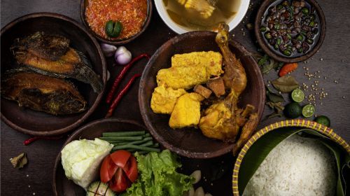 Long Weekend! 5 Restoran Legendaris di Cisarua Ini Cocok Buat Makan Bareng Keluarga