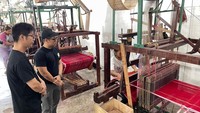 Kredit Pintar hingga pertengahan kuartal II/2024 total akumulasi penyaluran pinjaman Kredit Pintar yang tercatat telah mencapai angka lebih dari Rp 43 Triliun, dimana sekitar separuh nasabahnya meminjam uang untuk kebutuhan modal usaha kecil atau pendidikan.