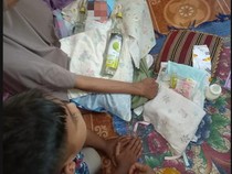 Warga OKI Temukan Bayi Laki-laki yang Baru Dilahirkan di Teras Rumah