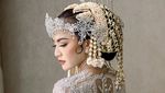 5 Foto Pernikahan Rizky Febian dan Mahalini Berbusana Pengantin Sunda