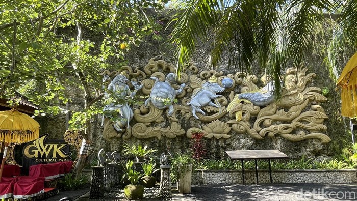 Plaza Kura-kura di GWK Cultural Park, Badung, Bali