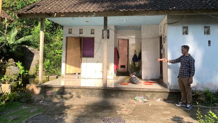 Polsek Abang melakukan olah TKP balita tewas tenggelam di Desa Ababi, Kecamatan Abang, Kabupaten Karangasem. (Dok. Polsek Abang)