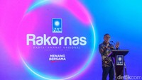 Mulanya, Zulhas mengatakan logo matahari partainya menyimbolkan tak ada perbedaan bagi siapapun yang ingin maju dalam kontestasi pemilu melalui PAN.