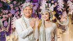 5 Foto Pernikahan Rizky Febian dan Mahalini Berbusana Pengantin Sunda