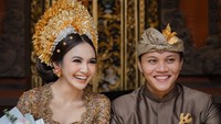 Sebelumnya, Rizky Febian dan Mahalini juga telah melakukan upacara adat Mepamit di Bali. Acara ini disebut sebagai permintaan izin berpindah keyakinan. Foto: Instagram/youtube