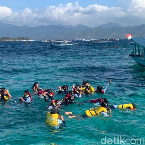 Suasana Snorkeling di Gili Trawangan, Lombok Utara, NTB. (Husna Putri Maharani/detikBali)