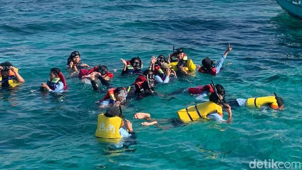 Suasana Snorkeling di Gili Trawangan, Lombok Utara, NTB. (Husna Putri Maharani/detikBali)