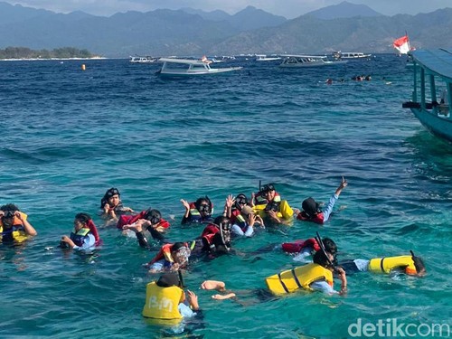 Suasana Snorkeling di Gili Trawangan, Lombok Utara, NTB. (Husna Putri Maharani/detikBali)