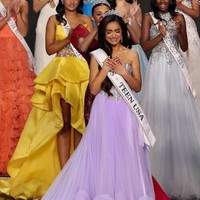 Pada Rabu (8/5/2024), UmaSofia Srivastava mengumumkan pengunduran diri sebagai Miss Teen USA 2023.  Foto: Instagram/@umasofias