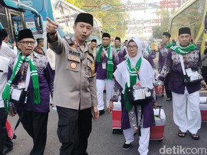 259 Anggota Polres Bojonegoro Diterjunkan Keberangkatan Calon Jemaah Haji