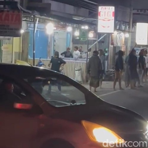 Aksi warga serang warga di Lombok Barat, NTB.