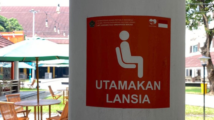 Asrama Haji Bekasi Tambah Kursi Roda-Sediakan Menu Khusus Jamaah Lansia
