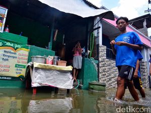Ada Supermoon, Waspada Banjir Rob di Pesisir Jatim hingga 21 September