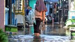 Banjir Rob Menggenangi Pesisir Surabaya