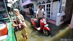 Banjir Rob Menggenangi Pesisir Surabaya