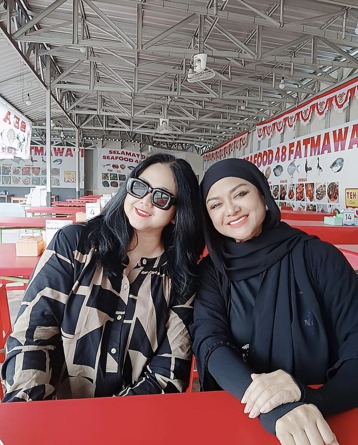 Betharia Sonata Doyan Makan Seafood hinga Kulineran di Luar Negeri