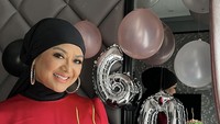 Nama Betharia Sonata banyak diperbincangkan usai ia mengalami masalah gangguan kesehatan, yaitu gejala stroke. Ia juga belum lama ini mendapat perawatan di rumah sakit. Foto: instagram @official.betheriasonata