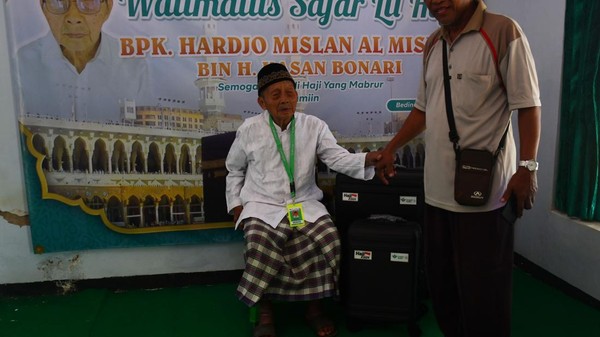 Hardjo Mislan Calon Haji Tertua Berusia 110 Tahun