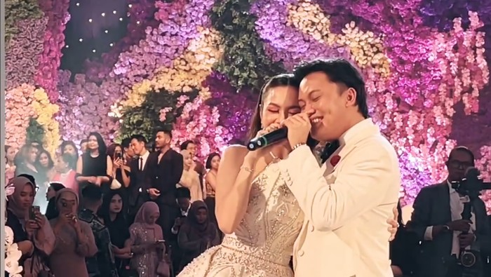 Dekorasi Pernikahan Mahalini dan Rizky Febian.