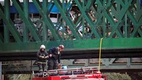 Seperti dilansir AFP, Sabtu (11/5/2024), layanan darurat SAME mengatakan petugas pemadam kebakaran telah mengevakuasi semua orang di kereta penumpang setelah kecelakaan di pinggiran Kota Palermo.