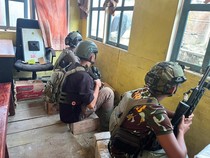 OPM Baku Tembak dengan Aparat Saat Hendak Serang Polsek-Koramil di Intan Jaya