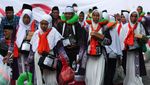 Jemaah Calon Haji Tiba di Asrama Embarkasi Surabaya