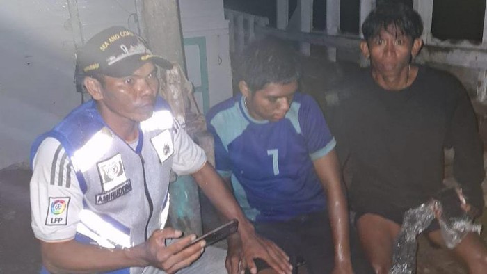 Kapal Layar Motor (KLM) Berkat Buana Rahmat yang membawa 5 anak buah kapal (ABK) tenggelam di Perairan Bungeng, Kabupaten Jeneponto, Sulawesi Selatan (Sulsel)