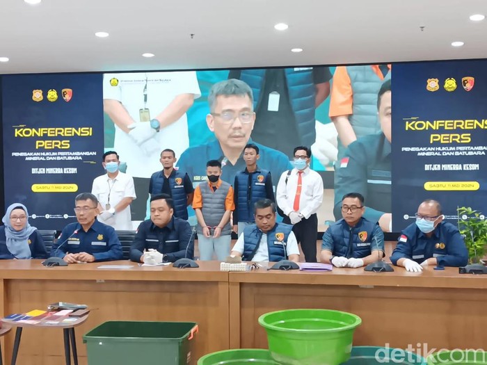 Kementerian ESDM & Polri Bongkar tambang bijih emas ilegal