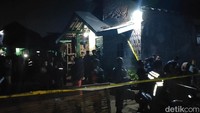 Ledakan menyebabkan warga panik dan keluar rumah.