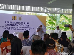Tangis Haru Menteri Basuki Resmikan Stasiun Lapangan Geologi di Bayat Klaten