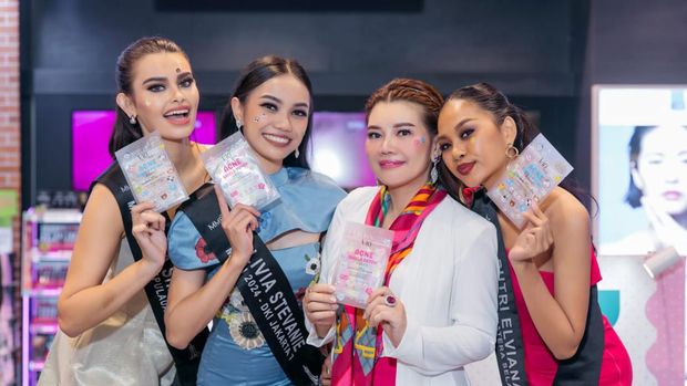 Kontestan Miss Mega Bintang Indonesia serukan untuk tampil fashionable.