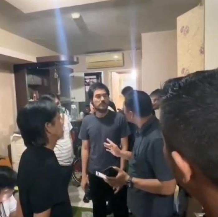 Momen penangkapan Epy Kusnandar dan Yogi Gamblez.