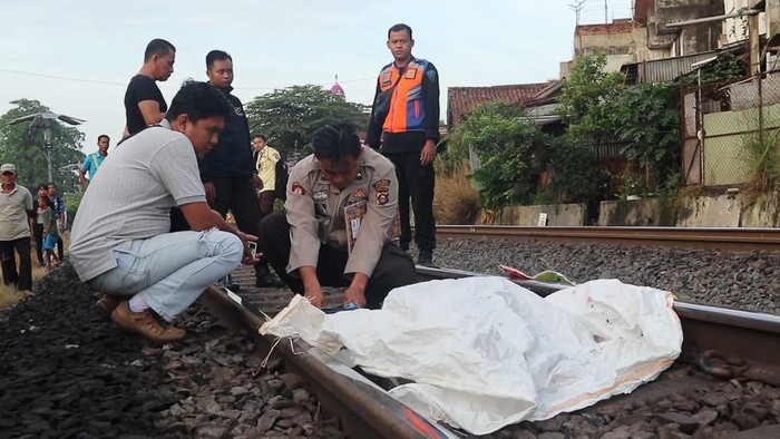 Pemulung di Prabumulih tewas kepala-kaki remuk dilindas KA Batu Bara.